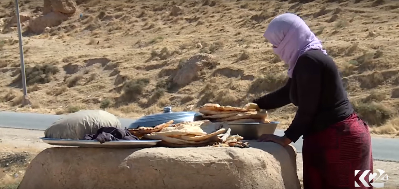 بالصور.. عائلات ايزيدية تعود الى وطنها لتعيش في المخيمات مرة اخرى